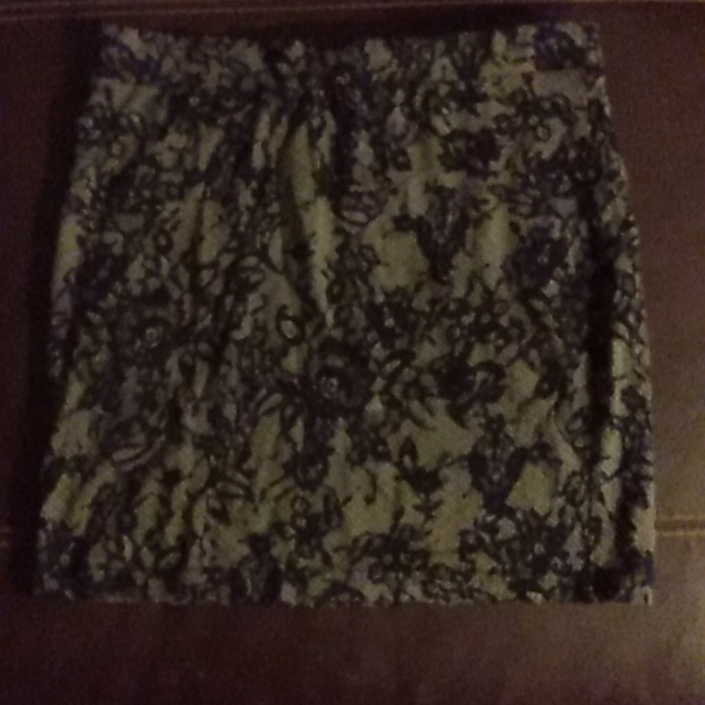 Mini lace skirt